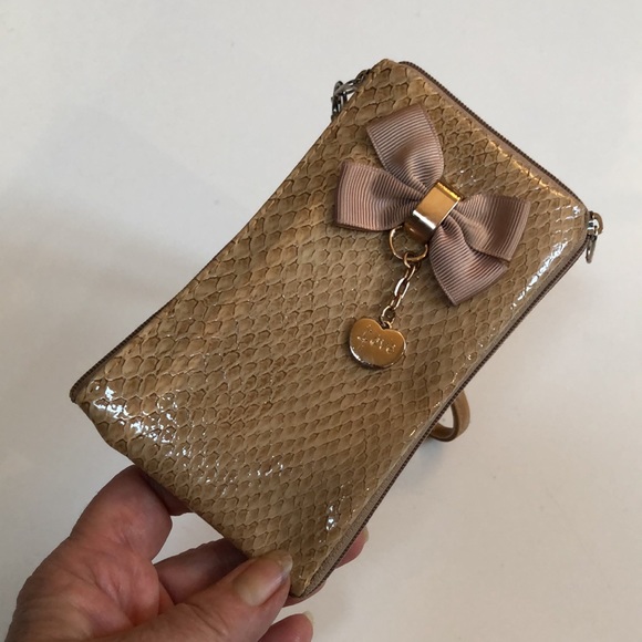 ⭐️Host Pick⭐️ - Small wrist wallet - Picture 7 of 16